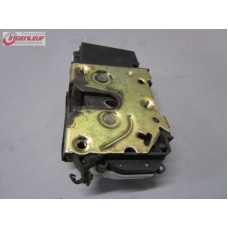 Замок передней  двери  слева