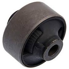 Сайлентблок переднего рычага Nissan Qashqai 07- спереди